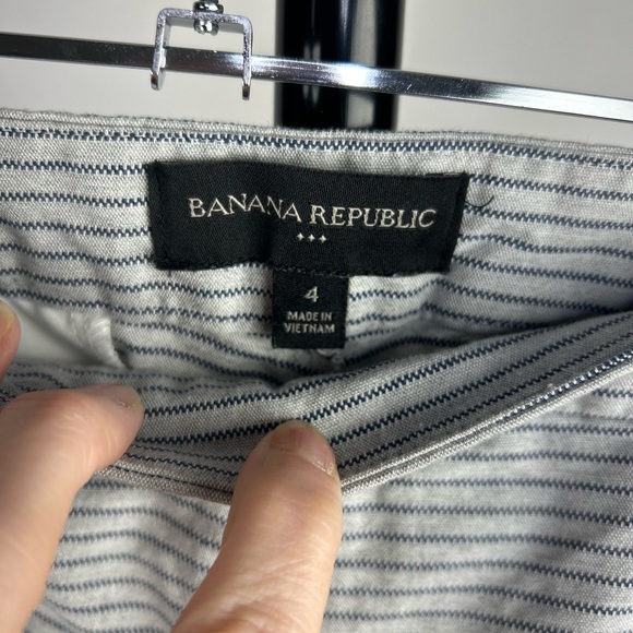 ⭐️SALE⭐️ Banana Republic - Shorts - Picture 4 of 5